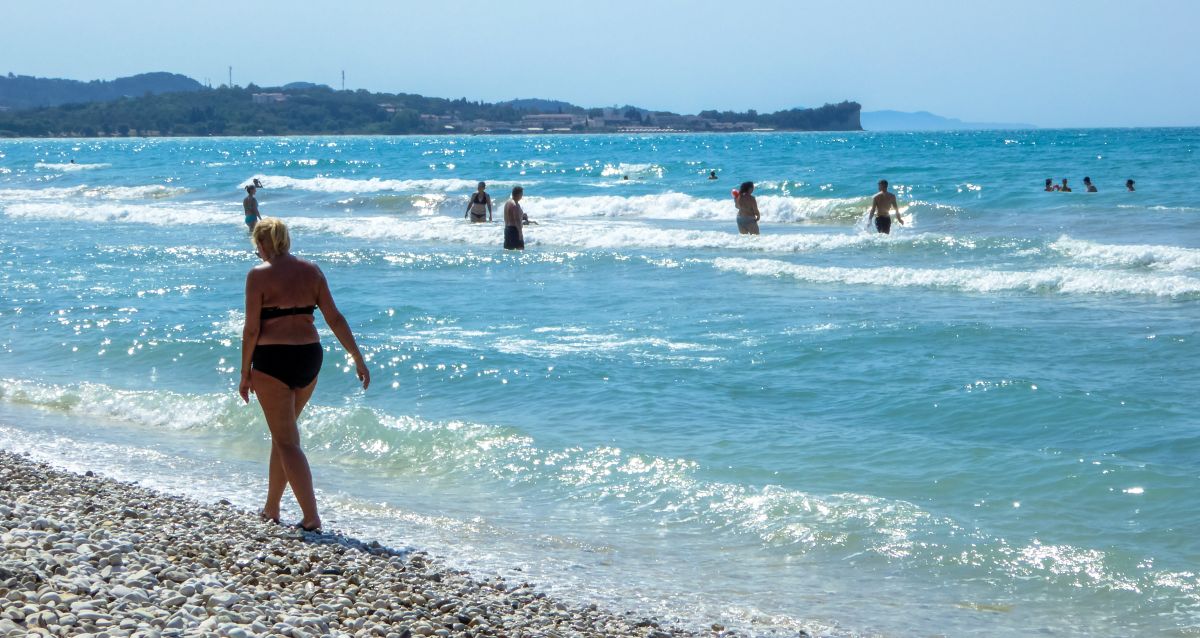 Καιρός: Ενισχυμένο το μελτέμι σήμερα και αύριο – Τους 38 βαθμούς θα αγγίξει ο υδράργυρος [vid]