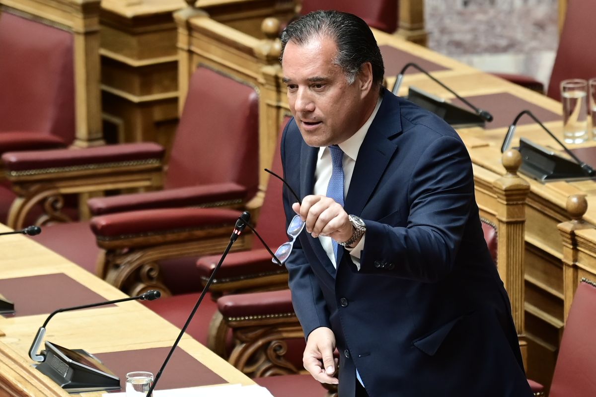 Άδωνις: Η Αριστερά δουλεύει για τα συμφέροντα των ιδιωτών γιατρών