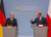 Βαρσοβία: Σχέδιο κοινής αμυντικής δράσης υπέγραψαν Σολτς και Τουσκ
