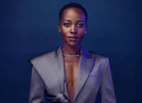 H Lupita Nyong’o ανατρέχει στις πιο iconic στιγμές της καριέρας της