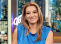 Έμεινε μισή, τις “έσβησε” όλες στην παραλία: Αγνώριστη η Ελίνα Παπίλα, χαμός κάτω από τις φωτο με το μπικίνι