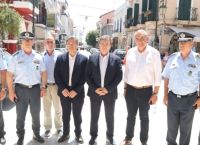 Χρυσοχοΐδης: Αστυνομικοί με βαρύ οπλισμό στη Ζάκυνθο τις επόμενες ημέρες Χρυσοχοΐδης: Αστυνομικοί με βαρύ οπλισμό στη Ζάκυνθο τις επόμενες ημέρες