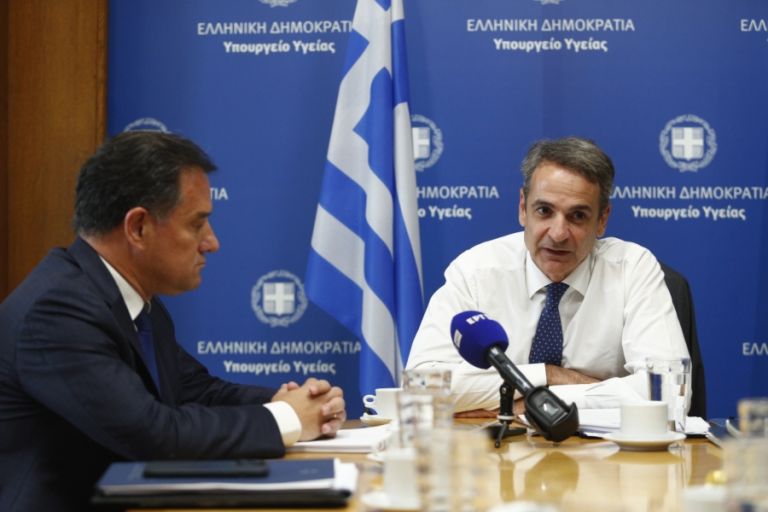 Θερμότατα λόγια για τον Άδωνι από τους εργαζόμενους στο Υπουργείο Υγείας [vid]