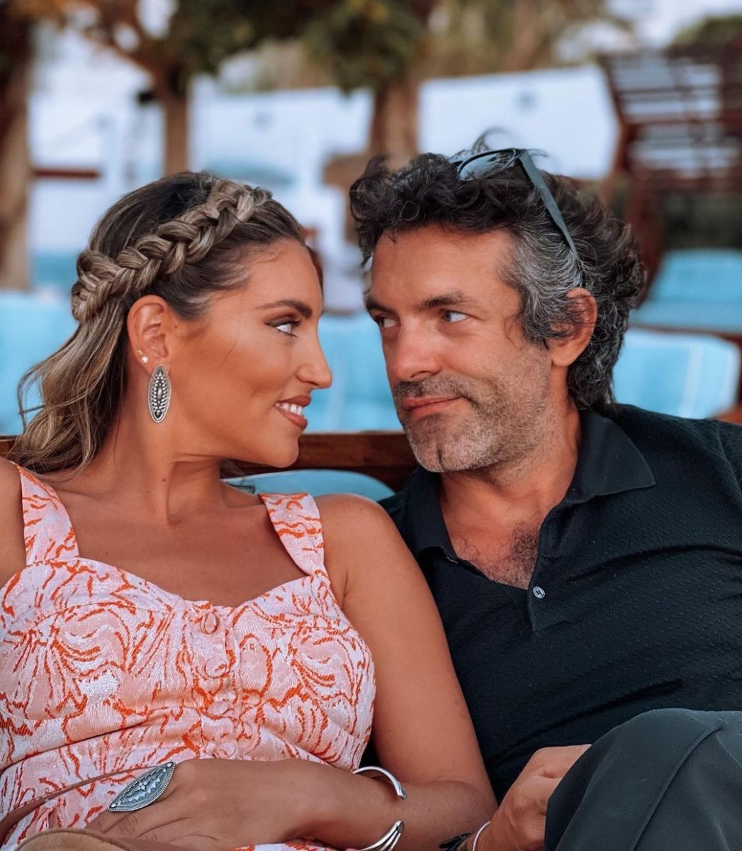 Απάντησε σκληρά: Η 1η ανάρτηση του Μιχόπουλου μόλις είδε την φώτο της Οικονομάκου αγκαλιά με τον Τσερέλα
