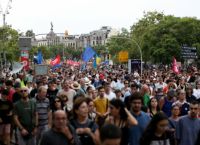 Βαρκελώνη: Kάτοικοι που διαδήλωναν κατά του υπερτουρισμού, επιτέθηκαν με νεροπίστολα σε τουρίστες