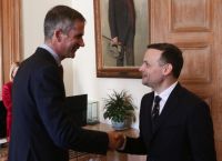 Κόντρα Μπακογιάννη – Δούκα για παιδική χαρά στην Ακρόπολη: «Κάνουν τα εγκαίνια παραμονές εκλογών του ΠΑΣΟΚ»