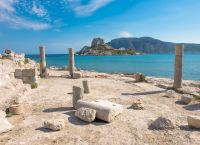 The Standard: Ποιο είναι το πιο χαλαρό ελληνικό νησί -Γιατί συστήνει να το επισκεφθείτε
