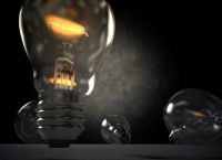 Χαράτσι στους παραγωγούς ρεύματος και επιδότηση στους πολίτες τον Αύγουστο [vid]