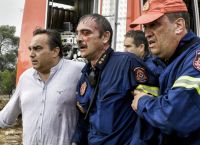 Φωτιά στο Σοφικό: Υποβασταζόμενος ο πυροσβέστης που τραυματίστηκε [pic]