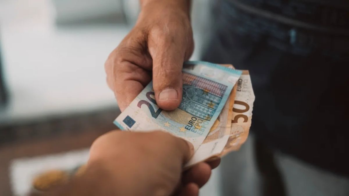 Οι πληρωμές από τον ΟΠΕΚΑ την Δευτέρα – Τα επιδόματα που θα καταβληθούν