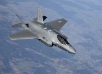Wsj: Οι ΗΠΑ φέρονται να εξοπλίζουν τα F-16 της Ουκρανίας με προηγμένα όπλα
