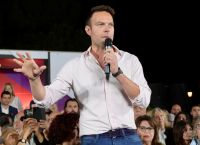 ΣΥΡΙΖΑ: Με το όπλο παραπόδα