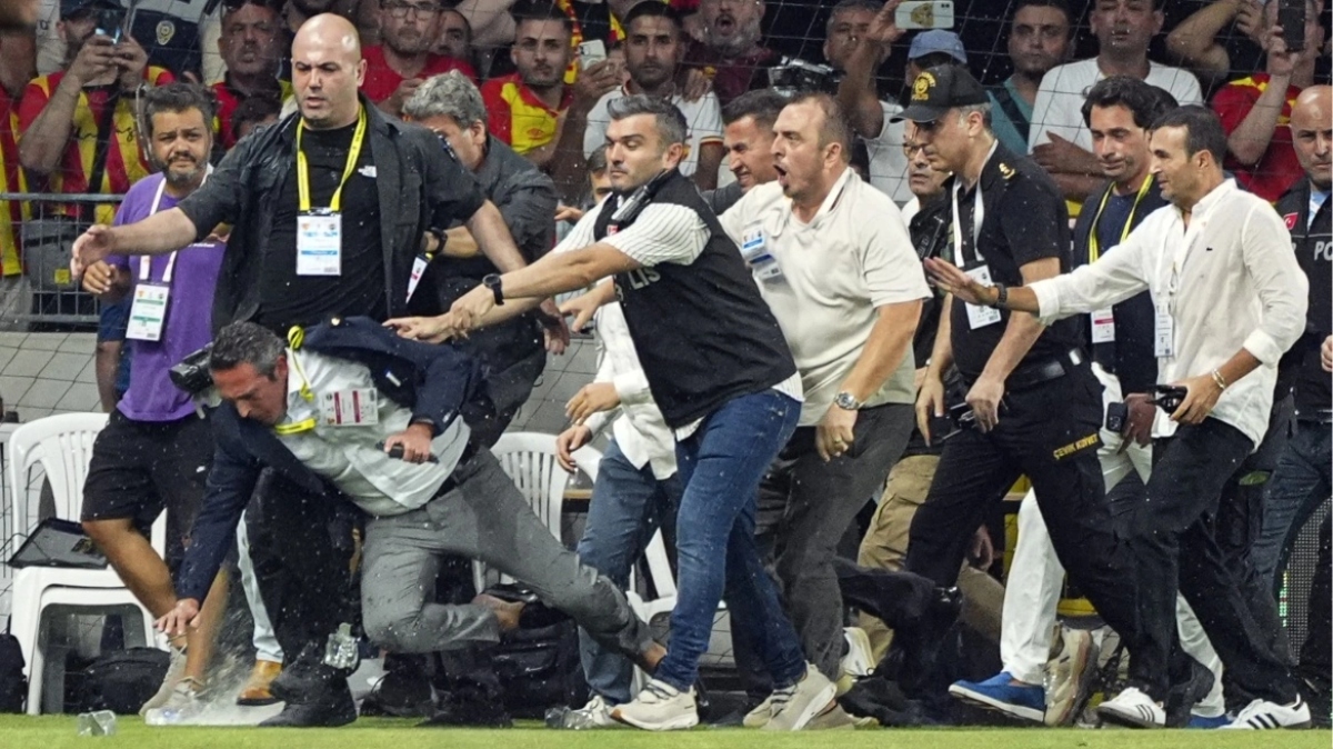 Τουρκία: Επίθεση στο γήπεδο της Γκεζτέπε δέχθηκε ο πρόεδρος της Φενερμπαχτσέ