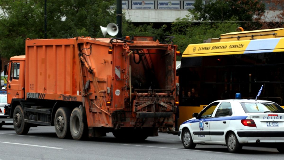 Οδηγός κατηγορείται ότι βίασε συνάδελφό του μέσα σε απορριμματοφόρο στη λεωφόρο Σχιστού