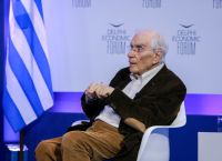Χρήστος Γιανναράς: Έφυγε από τη ζωή ένας από τους πιο δημοφιλείς καθηγητές φιλοσοφίας