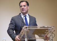 Μπράβο, Άδωνι! Επιτέλους οικονομικά κίνητρα για τους γιατρούς στα άγονα