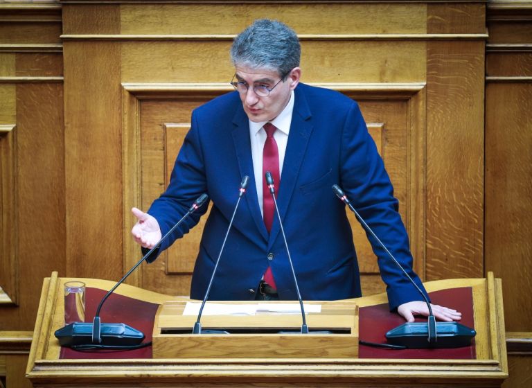 Μέλος της ΚΕ του ΣΥΡΙΖΑ καταγγέλλει τον Γιαννούλη ότι πρότεινε αποχώρηση βουλευτών