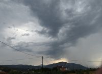 Καιρός: Μπουρίνια σε Θεσσαλονίκη, Κέρκυρα και Ιωάννινα – Μήνυμα του 112 για έντονα φαινόμενα