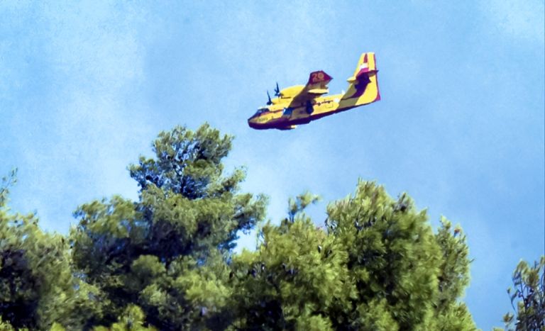 Μαίνεται η φωτιά στο Ρέθυμνο – Μπαράζ «112» για εκκενώσεις οικισμών