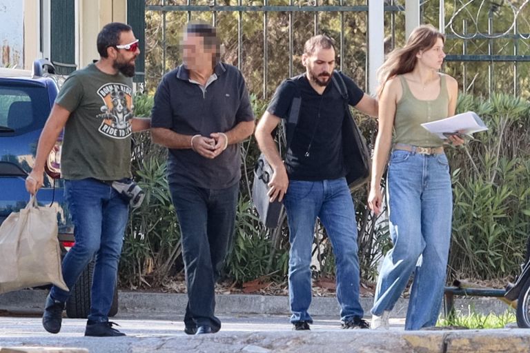 Προφυλακίστηκε ο 66χρονος καθηγητής για τις φωτιές στη Βάρη -Κατηγορείται για τέσσερις εμπρησμούς