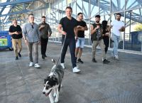 Κόντρα ΣΥΡΙΖΑ – ΝΔ για υιοθεσία σκύλου από Κασσελάκη