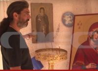 Αυτό είναι το νέο σπίτι των Παλαιοχριστιανών: Μιάμιση ώρα μακριά από την Αθήνα [vid]