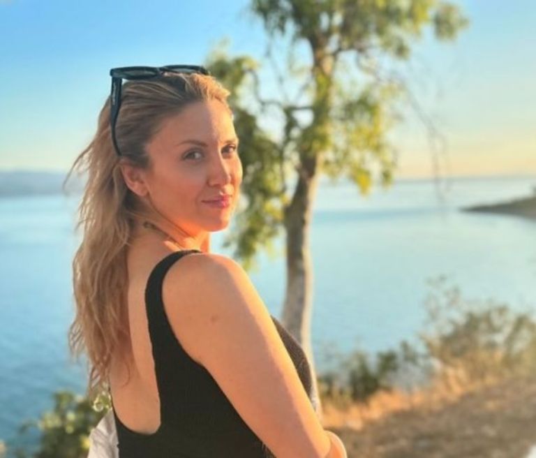Έγκυος η Φωτεινή Πετρογιάννη – Οι φωτογραφίες με φουσκωμένη κοιλιά [vid]