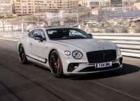 Πως η Bentley αντιμετωπίζει την ηλεκτροκίνηση και σε τι νέους τομείς επεκτείνεται