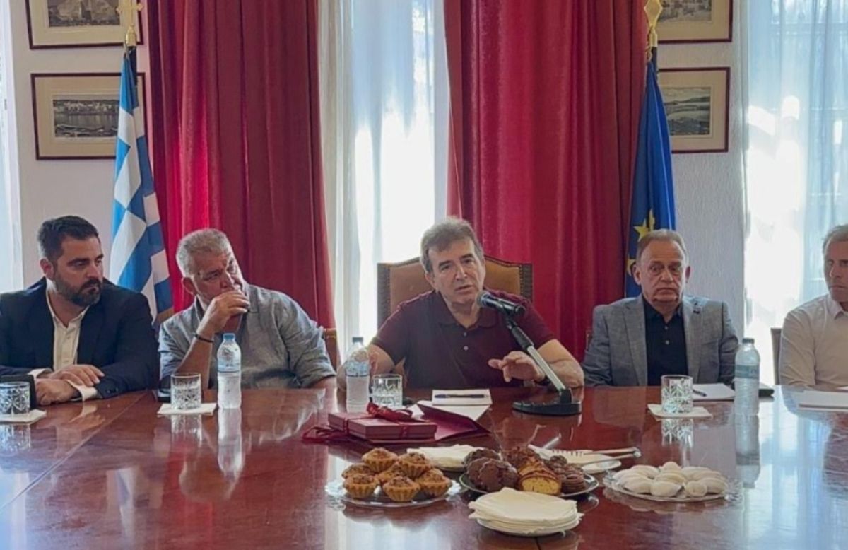 Χρυσοχοΐδης: Να εξαφανιστούν από τη Μύκονο όσοι ασκούν παράνομες δραστηριότητες
