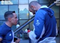 Πετρούνιας: Πήγε στο ξενοδοχείο της εθνικής Ελλάδος μπάσκετ με το μετάλλιο [vid]