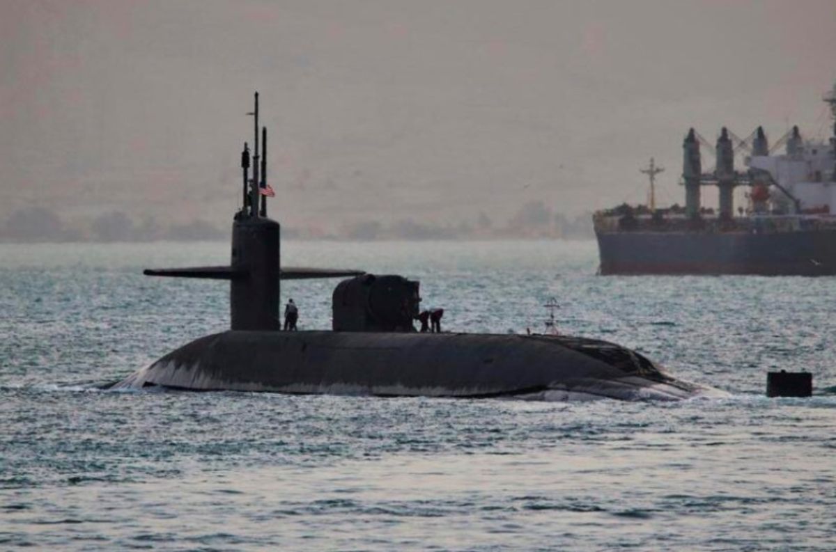 Οι ΗΠΑ ενισχύουν την στρατιωτική τους παρουσία στη Μέση Ανατολή με αεροπλανοφόρο και πυρηνοκίνητο υποβρύχιο