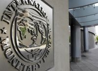 ΔΝΤ: Προβλέπει μείωση του ελληνικού χρέους κατά 30 μονάδες έως το 2029