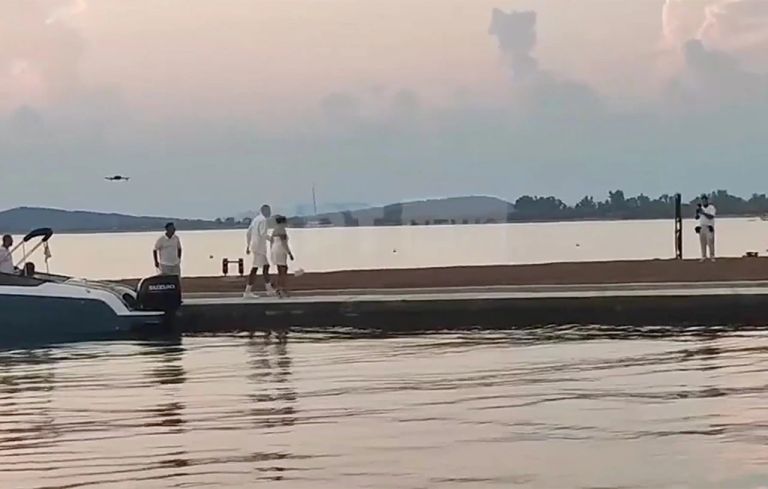 Γάμος Αντετοκούνμπο: Η άφιξη του ζευγαριού στο «All White Party» στο Costa Navarino [vid]