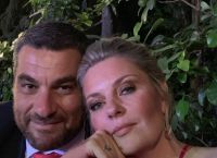Μεγαλώνει γρήγορα: Η Ελισάβετ Μουτάφη δημοσίευσε φωτογραφία του γιού της στη παραλία