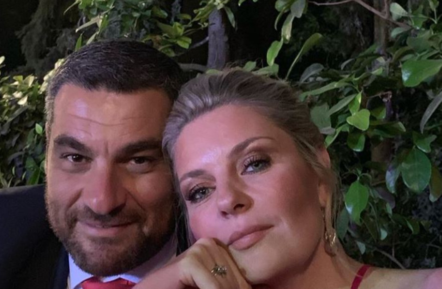 Μεγαλώνει γρήγορα: Η Ελισάβετ Μουτάφη δημοσίευσε φωτογραφία του γιού της στη παραλία