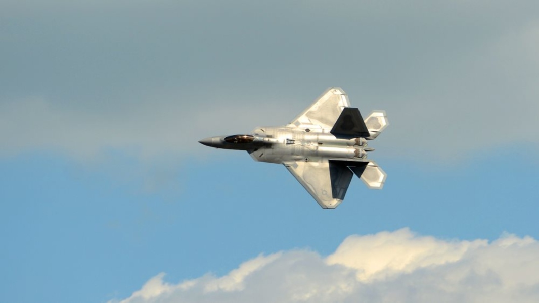 Μέση Ανατολή: Οι ΗΠΑ θωρακίζουν με τα F-22 Raptor το Ισραήλ -Θετικός για διαπραγματεύσεις ο Νετανιάχου