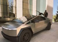 Καντίροφ: «Εφοδίασε» με πολυβόλο όχημα Tesla Cybertruck – Κάλεσε τον Ίλον Μασκ στην Τσετσενία