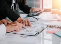 Στο Υπουργικό το νομοσχέδιο για νέα κίνητρα σε μικρομεσαίες εταιρείες και είσοδο στην ΕΝ.Α του Χ.Α. Στο Υπουργικό το νομοσχέδιο για νέα κίνητρα σε μικρομεσαίες εταιρείες και είσοδο στην ΕΝ.Α του Χ.Α.