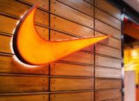 Η Nike αναστέλλει τις online πωλήσεις της στην Τουρκία