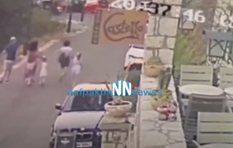 Ναύπακτος: Οικογένεια γλιτώνει για δευτερόλεπτα πριν πέσει τεράστιο πεύκο πάνω της [vid]