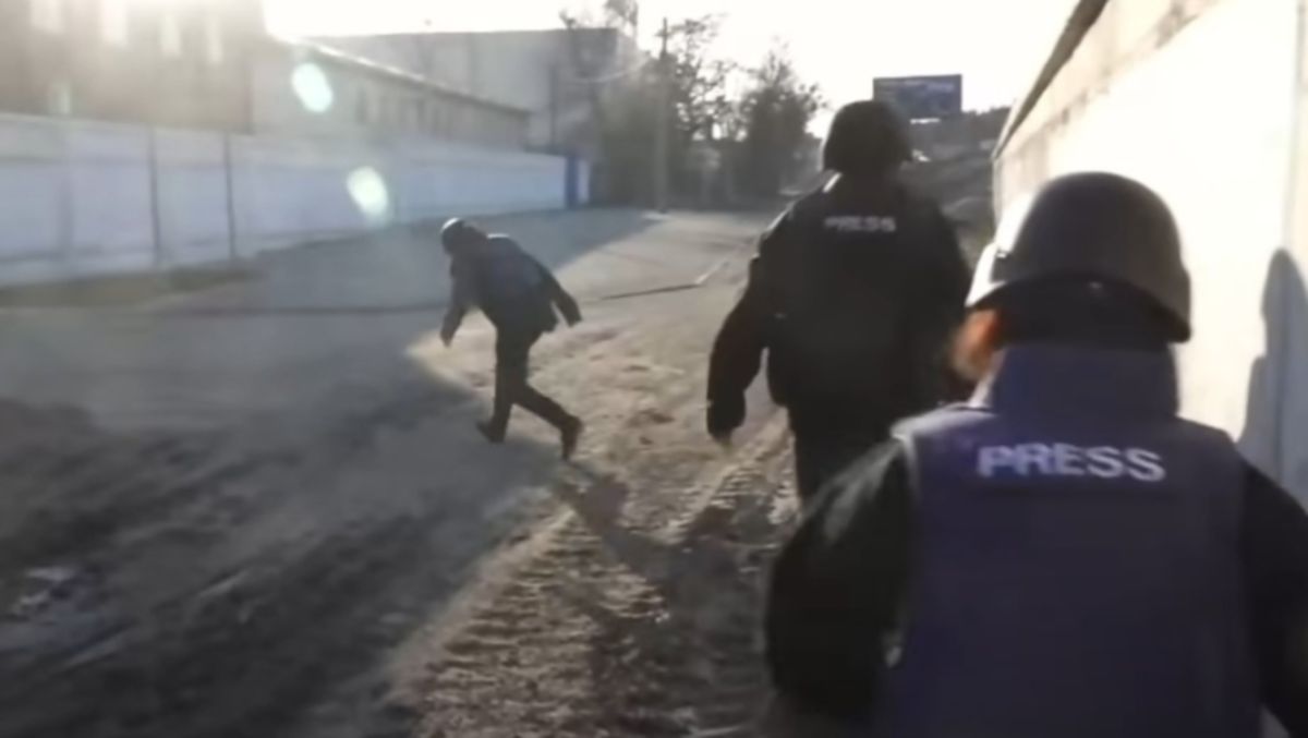 Αγνοείται μέλος της ομάδας του Reuters που καλύπτει τον πόλεμο στην Ουκρανία – Στο νοσοκομείο δύο ακόμα μέλη