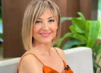 Μακριά μαλλιά, παραπανίσια κιλά, “μία άλλη”: Παντελώς αγνώριστη η Ράνια Τζίμα, σούσουρο με φώτο που διέρρευσε