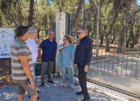 Αυτοψία της ηγεσίας του υπουργείου Μεταφορών στις υποδομές που κάηκαν στην Πεντέλη
