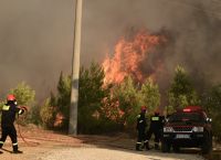 Φωτιά στον Βαρνάβα: Μάχη με τον χρόνο και τους ισχυρούς ανέμους Φωτιά στον Βαρνάβα: Μάχη με τον χρόνο και τους ισχυρούς ανέμους