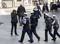 Άνδρας επιτέθηκε σε διερχόμενους στη Γερμανία – Νεκρός από πυρά αστυνομικών