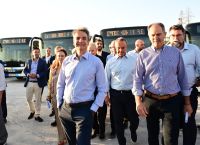 Μητσοτάκης από Κορωπί: Τα πρώτα 30 νέα λεωφορεία κυκλοφορούν από σήμερα στην Αττική