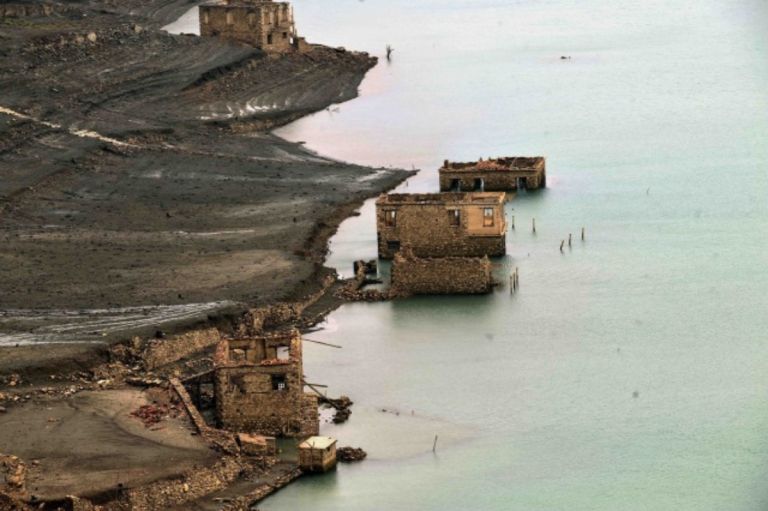 Water Scarcity Crisis Resurfaces: Sunken Village of Kallio in Mornos Reappears
