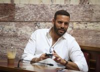 Νίκος Παππάς σε διακοπές: Μια ανάσα και τσακωνόμαστε από αύριο