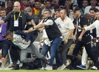 Τουρκία: Επίθεση στο γήπεδο της Γκεζτέπε δέχθηκε ο πρόεδρος της Φενερμπαχτσέ