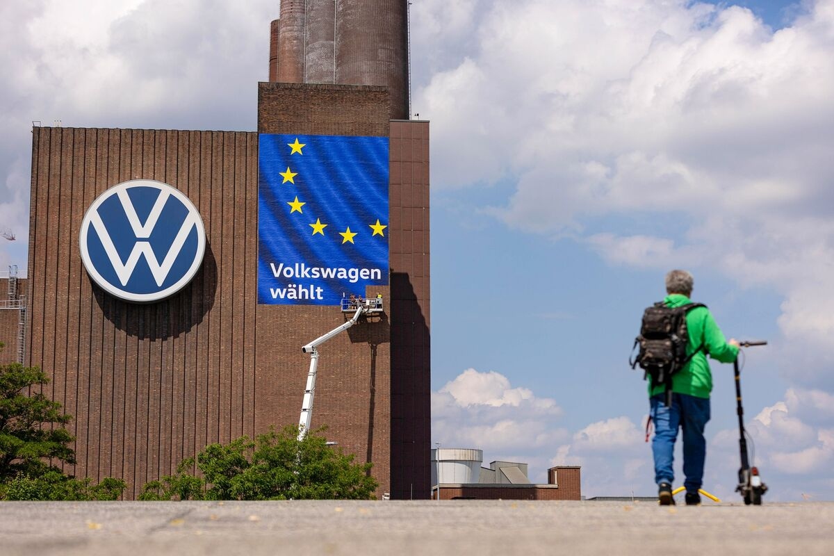«Η κατάσταση είναι κρίσιμη»: Σχέδια της VW για λουκέτα στη Γερμανία και το σήμα κινδύνου για όλη την Ευρώπη